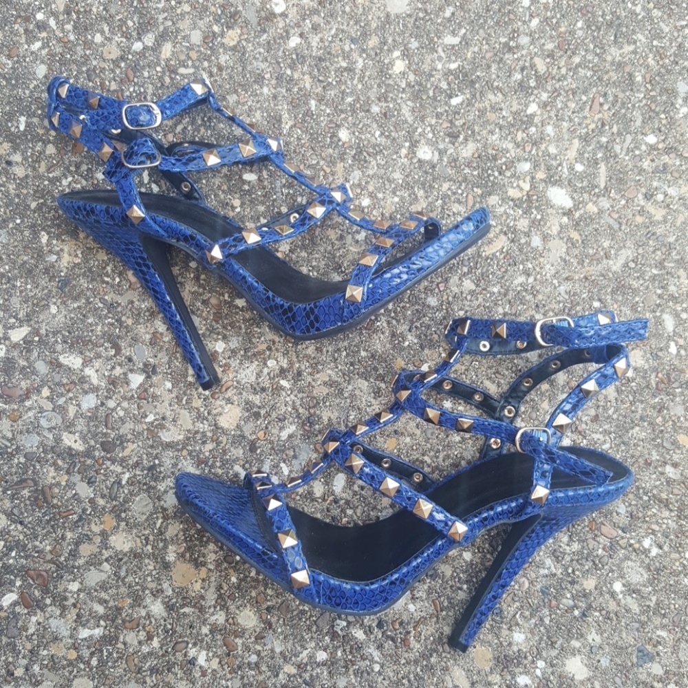 Wild Diva Lounge Strappy Heels Blue Reptile Studs